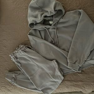 Abercrombie Gray sweatsuit